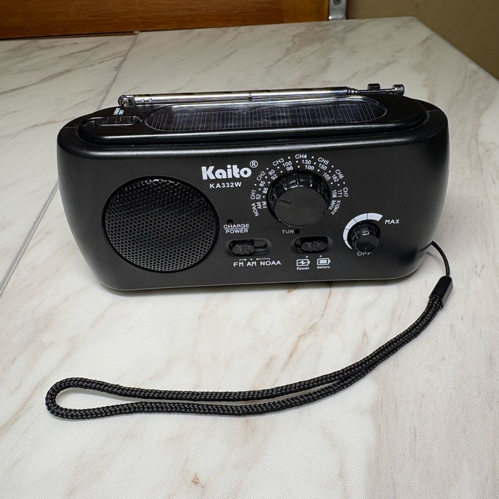 Kaito Portable NOAA Radio AM/FM w/ USB 2 Ports Flashlight Dynamo Solar KA332W.